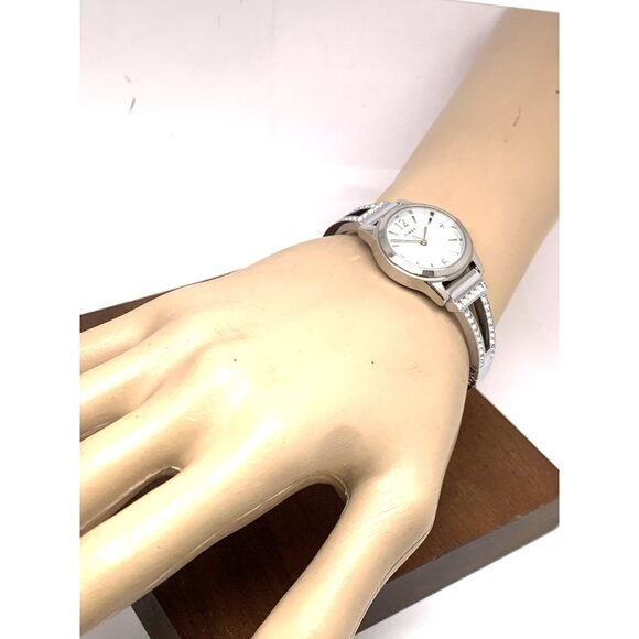 Timex Women\'s Watch TW2W18600 Quartz Silver Dial Stainless Steel 25mm main image 11